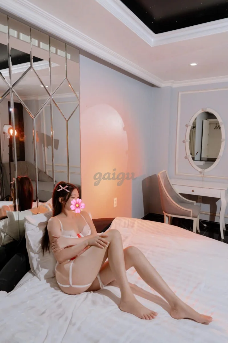 Phương Ly 170cm Ngọt Ngào Dáng Đẹp Cùng Kỹ Năng BJ Tuyệt Đỉnh -
