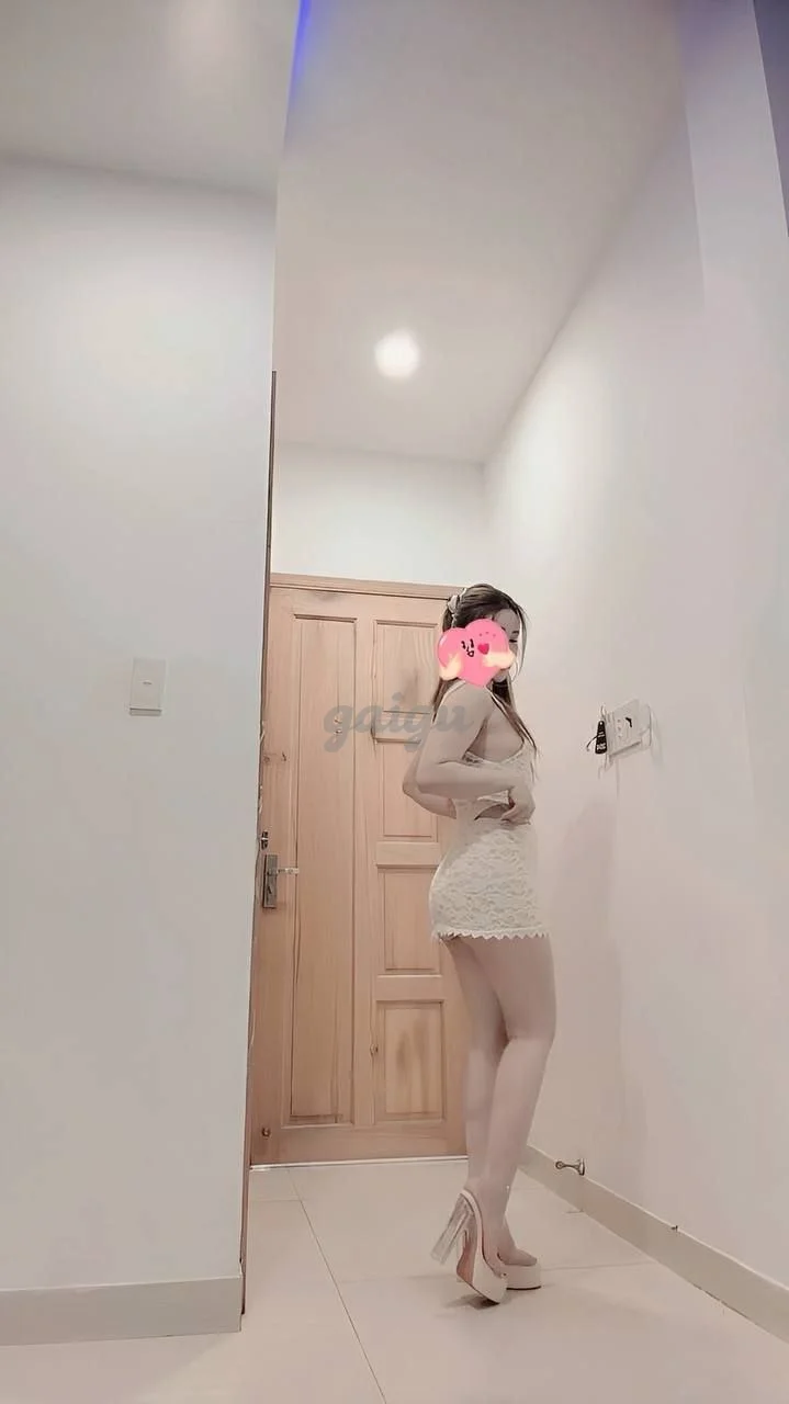 THANH THÙY BÉ DỄ THƯƠNG, MẶT XINH, DÁNG MINHON, VÚ BÍM NGON NON