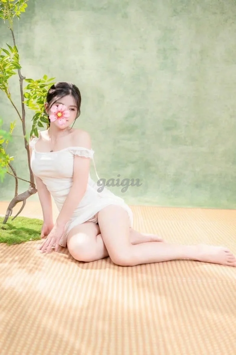 UYÊN NHI 🌸 DA TRẮNG VÚ TO, ANH BÚ NO LUÔN 💕