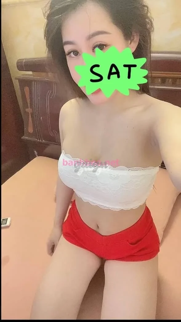 An Na da trắng mặt xinh dáng chuẫn vào đời.
