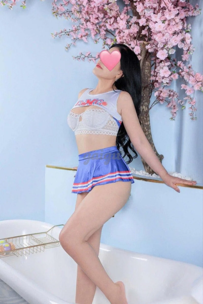 HOÀI THƯƠNG – GÁI VĂN PHÒNG, PHỤC VỤ NHIỆT TÌNH, CHU ĐÁO