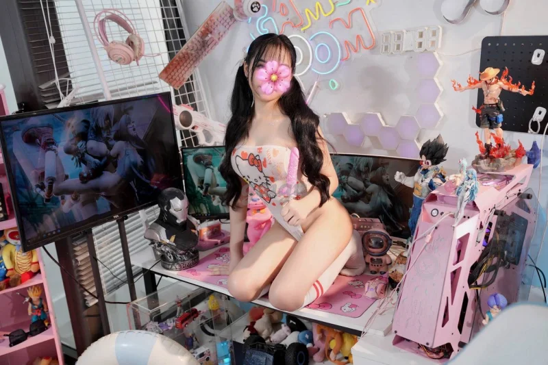 Thu thảo- nonten vú đẹp nhiệt tình