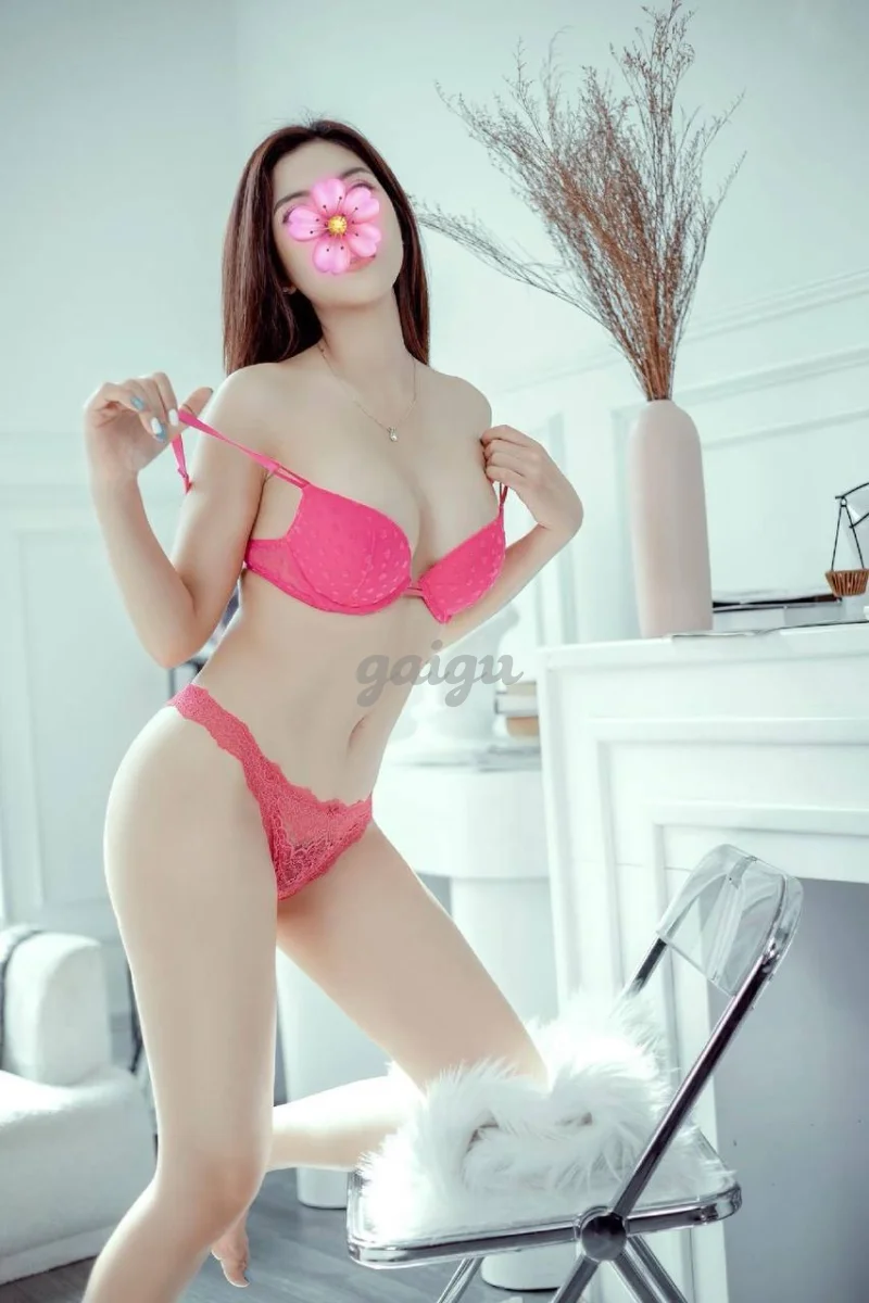 ❤️❤️ HƯƠNG THẢO ❤️ ❤️EM GÁI QUYẾN RŨ , BODY CỰC ĐẸP CÙNG VỚI NỤ CƯỜI NGỌT NGÀO-BÍM HỒNG VÚ CĂNG -MAN