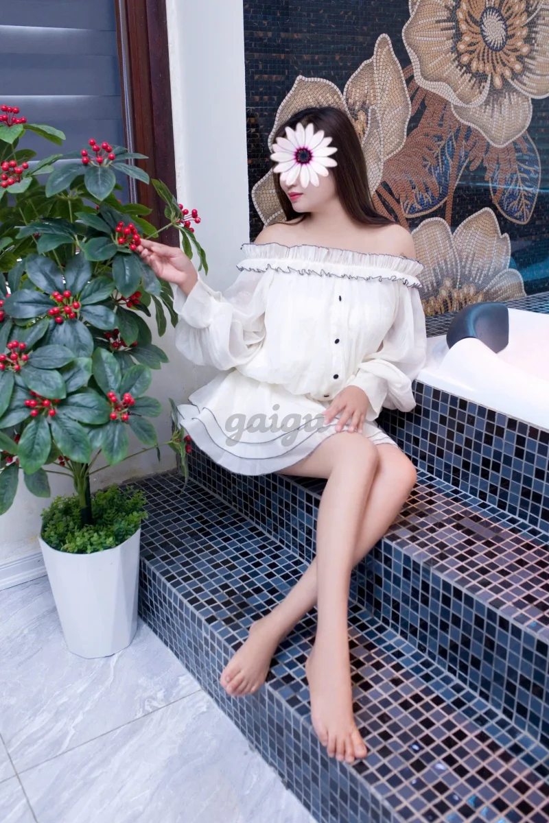 KIỀU OANH - DÁNG NUỘT QUYẾN RŨ - CỰC DÂM TÌNH - VÚ TO TRÒN MÔNG CONG - BƯỚM KHÍT - BÚ LIẾM ĐỈNH CAO