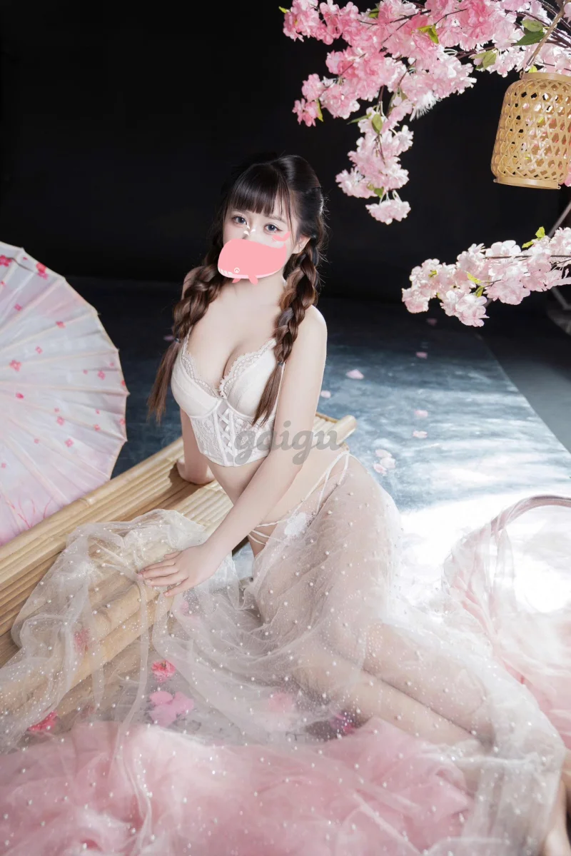 Khả ái- em non tơ, dể thương xinh xắn!!!
