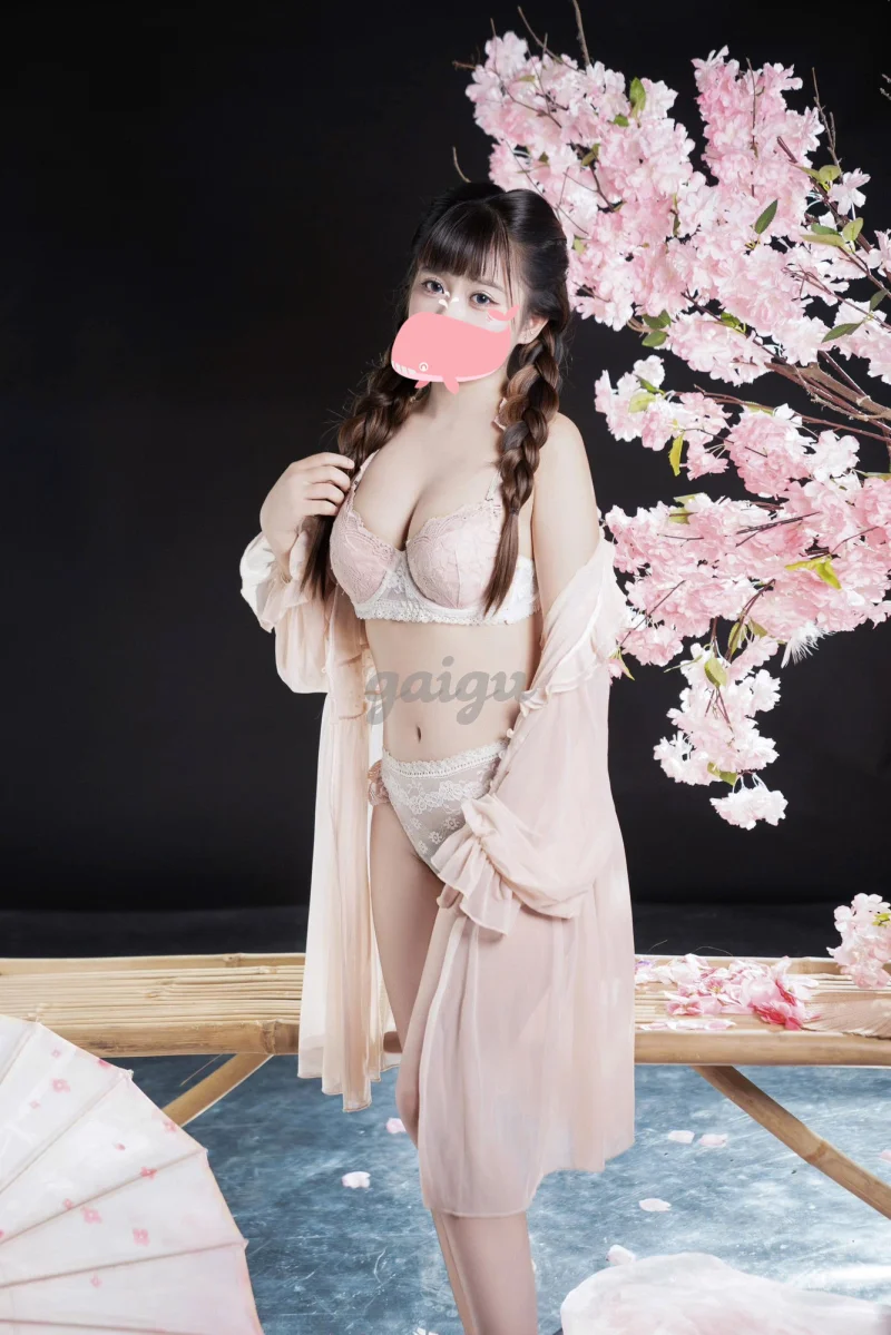 Khả ái- em non tơ, dể thương xinh xắn!!!