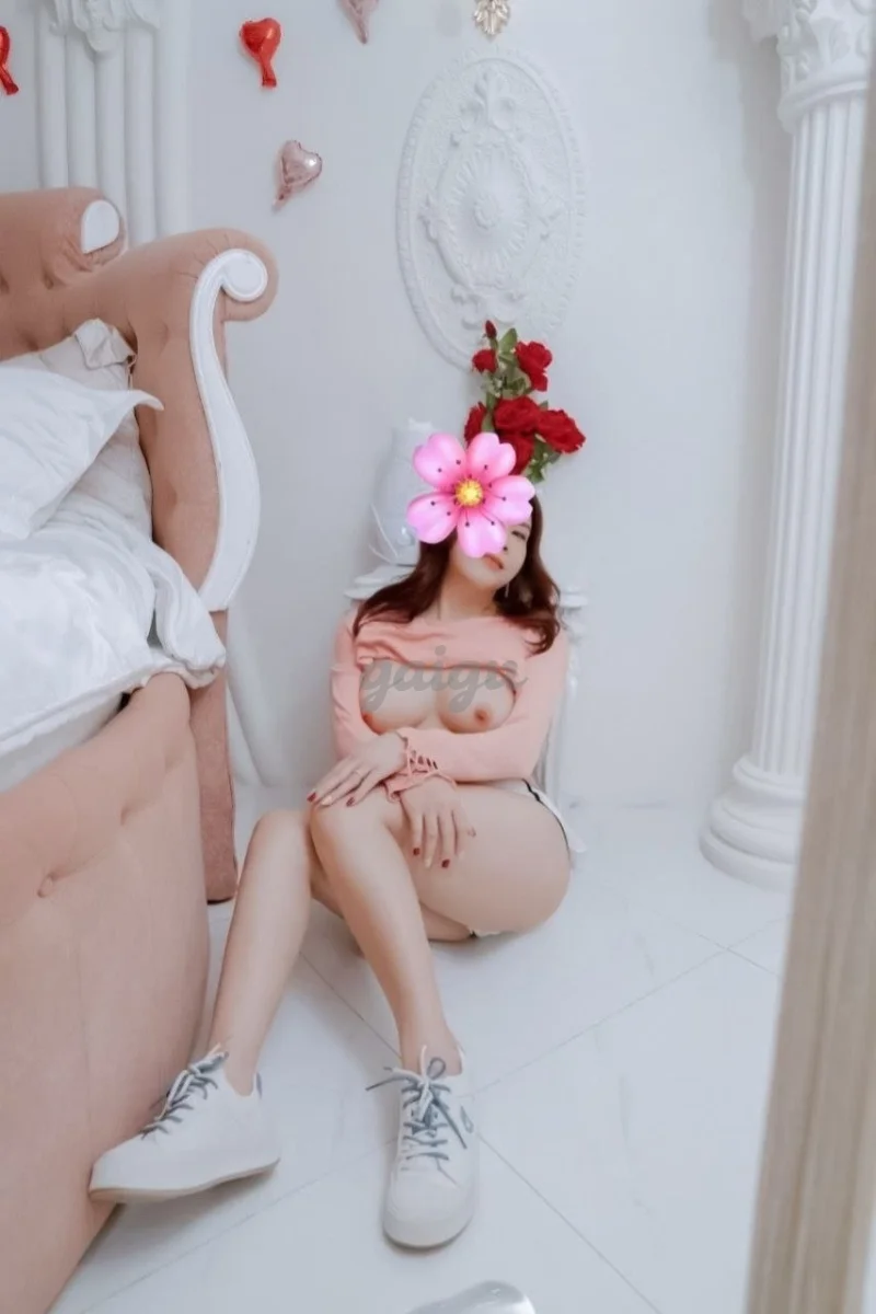 Bảo Thy_ Gái dâm chiều khách, làm tình cực phê
