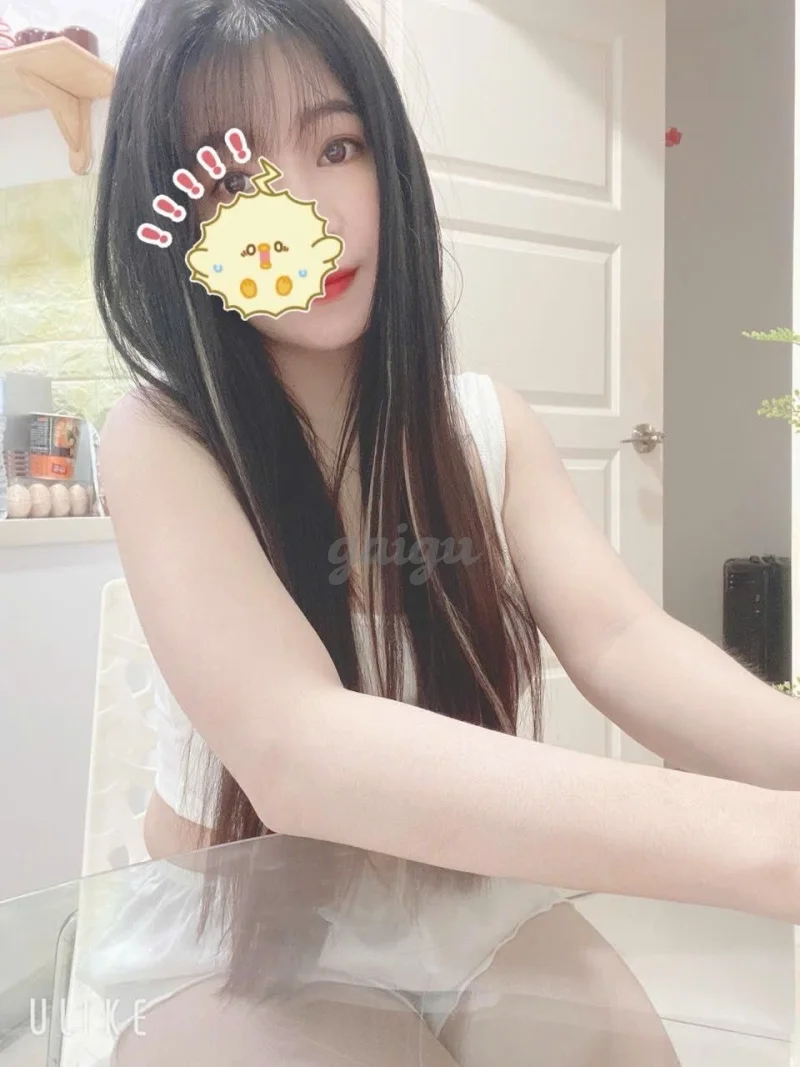 Tường Vy- em hàng nhẹ nhàng , tươi xanh !!!!