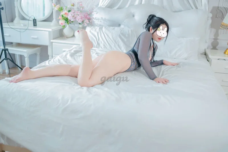 Gia Linh:GƯƠNG MẶT XINH XẮN- VÚ TO - MÔNG MẨY - CHỊCH ÊM KHÓ CƯỠNG