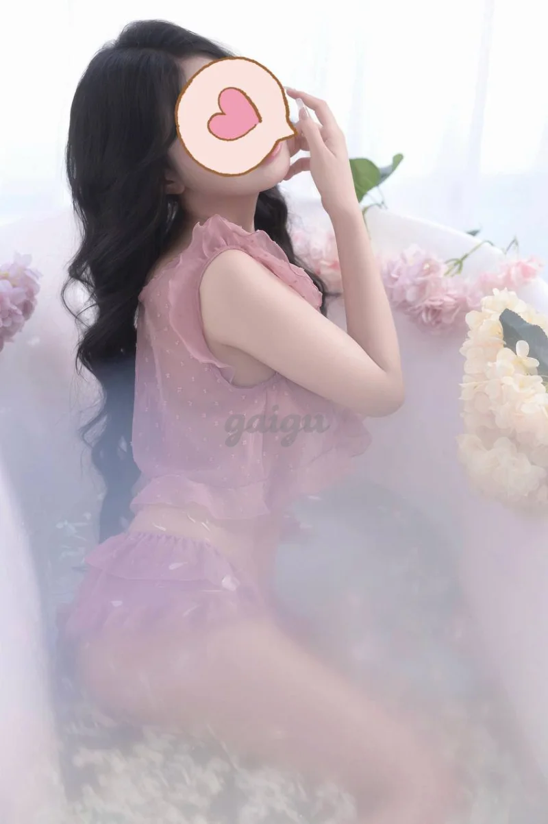 Yến Vy Hotgirl  Trẻ Xinh Ngoan Hiền Nhiệt Tình