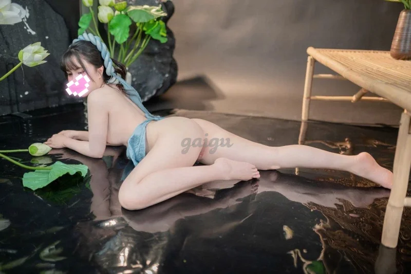 Bé An- Dáng cực quấn hút, và bím thơm tho gọn gàng