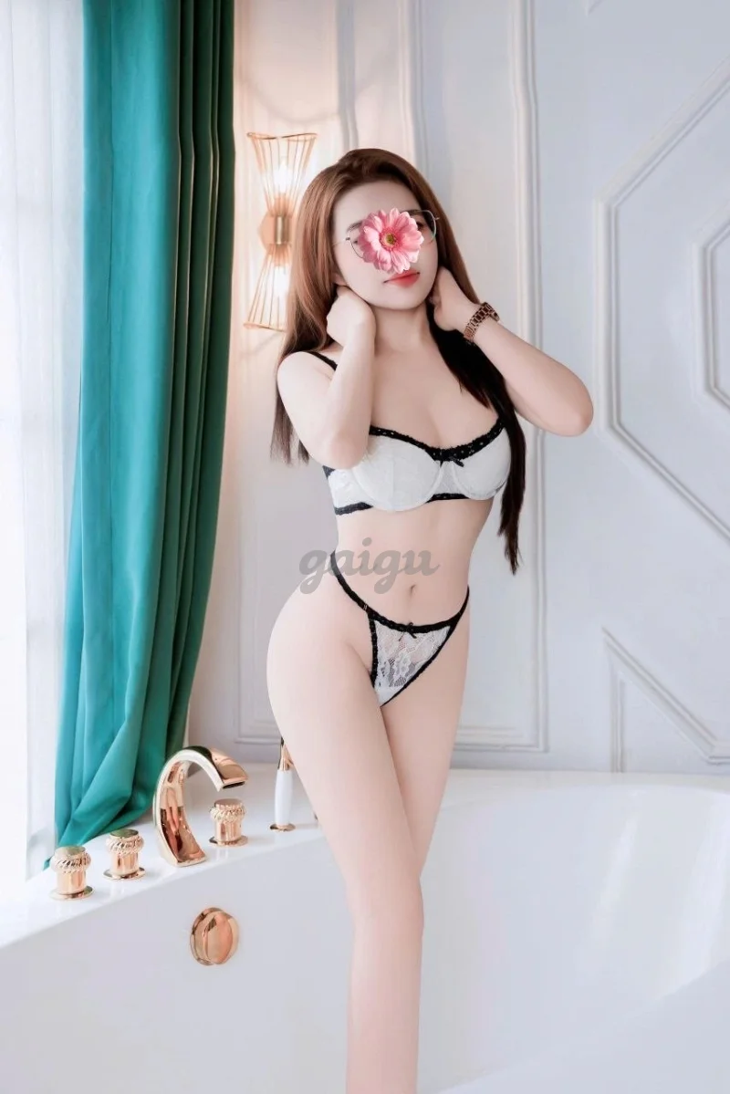 Phương Nhi ( New) xinh dâm , bú giỏi, sướng cực đỉnh