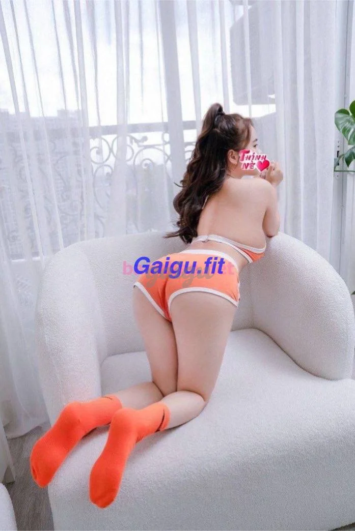 HẢI YẾN - GÁI XINH, NGOAN LÀM TÌNH BAO PHÊ