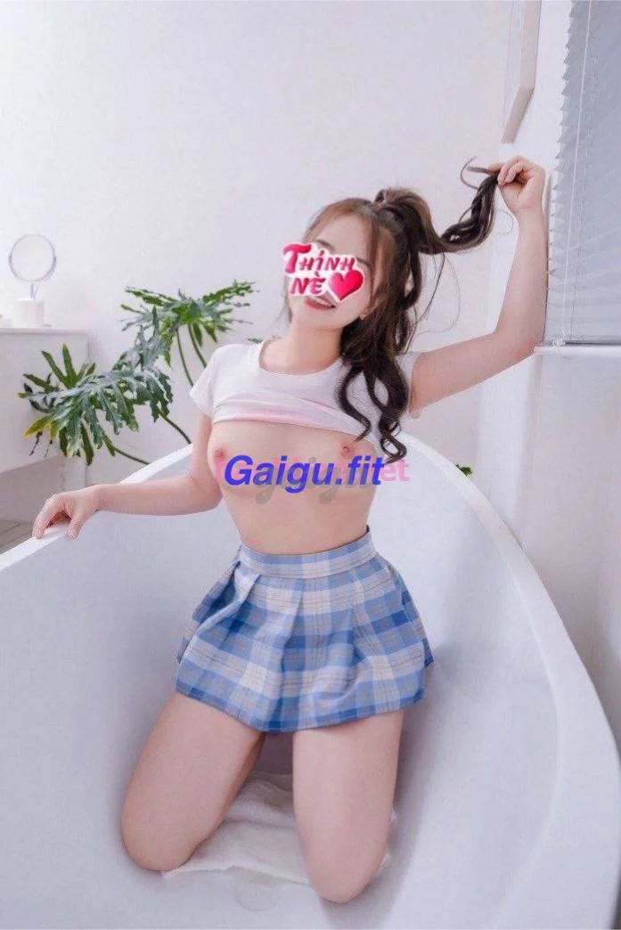 HẢI YẾN - GÁI XINH, NGOAN LÀM TÌNH BAO PHÊ