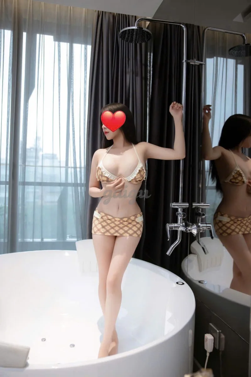 💗GÁI XINH BÉ SAM_ KHUÔN MẶT ẤN TƯỢNG_DA TRẮNG CHÂN DÀI_LÀM TÌNH MAX PHÊ