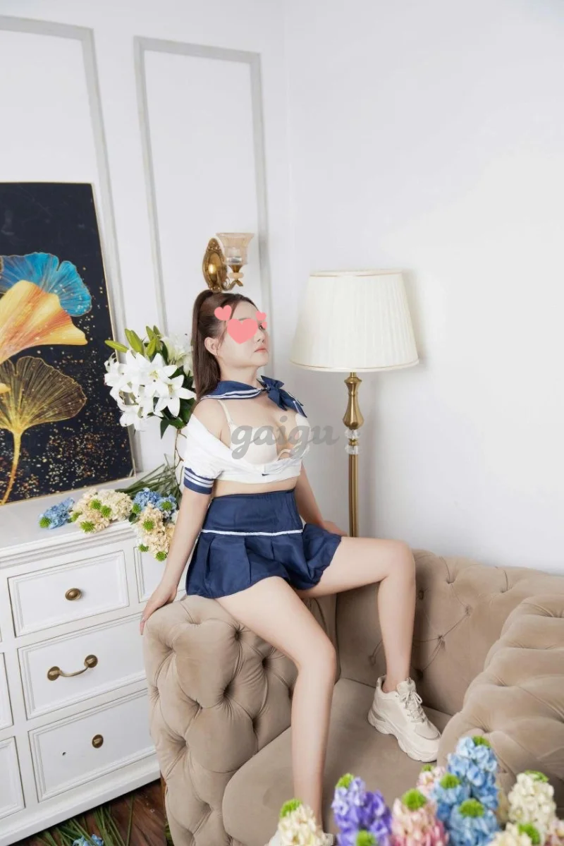 Thảo Tina THẦN DÂM SG QUẤY HẾT MÌNH