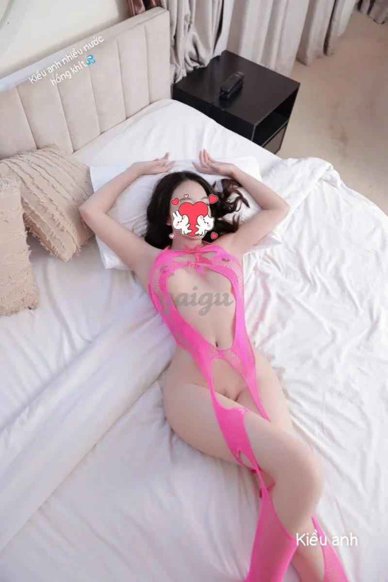 Kiều Anh ❤️ Dáng Đẹp ❤️Chiều Khách