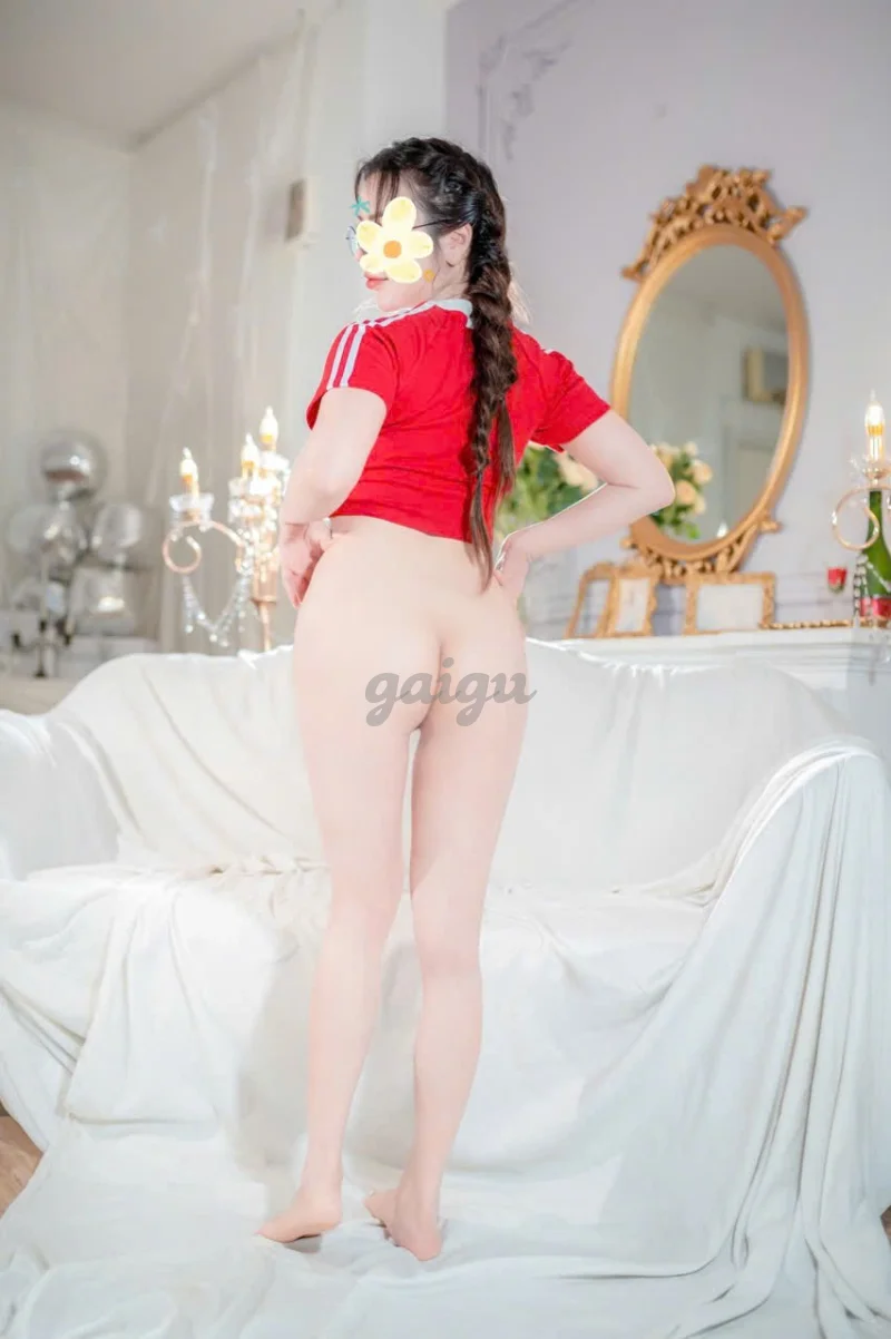 Bé chíp_ Xinh dáng đẹp nụ cười tỏa nắng
