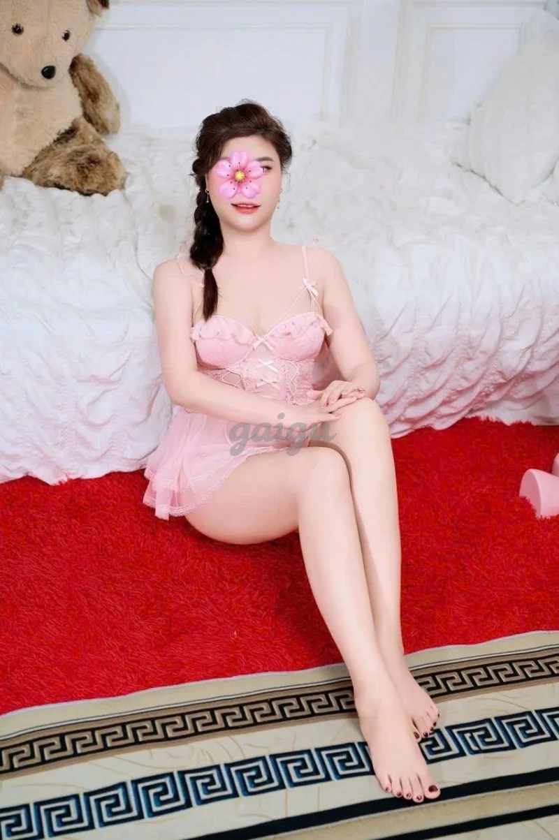 HẢI YẾN CHUẨN HÀNG NGUYÊN BẢN DÂM CỰC DÂM ĐẪY ĐÀ PHÊ LẮM