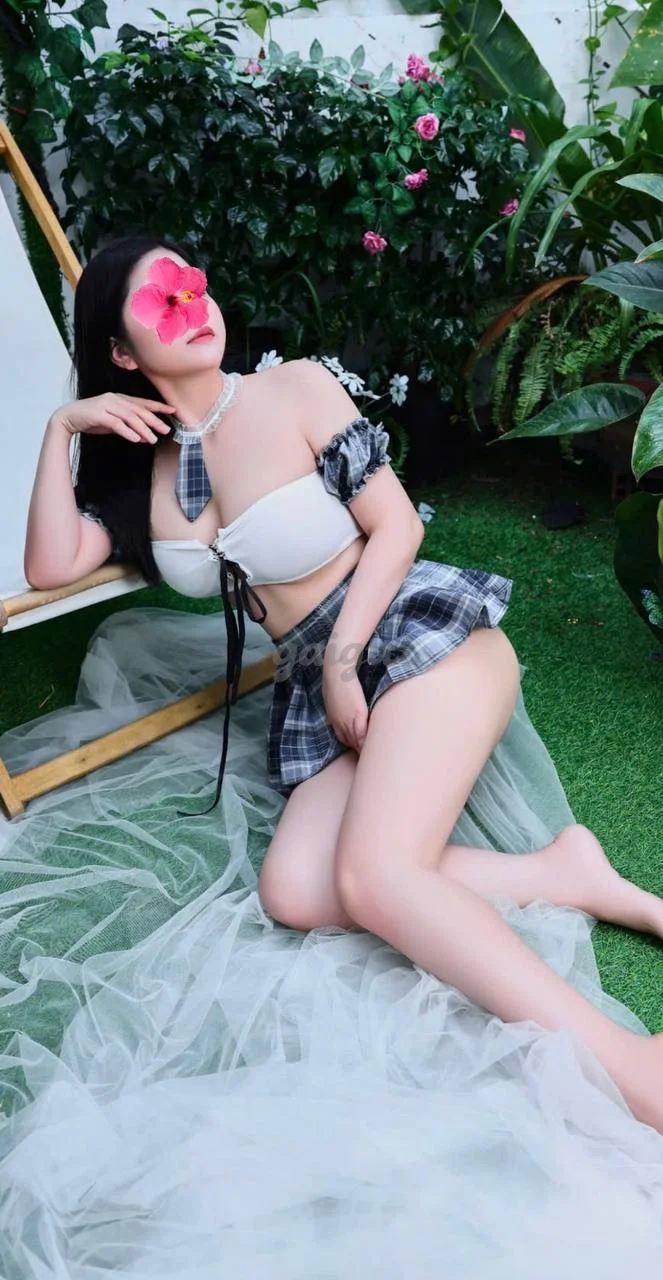 NGỌC LAN GÁI DÂM ĐAM MÊ TÌNH DỤC CHUYÊN KHOA KÈN SÁO CỰC CHIỀU KHÁCH