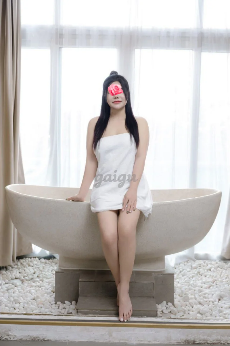 BÉ DỊU ⭐CÔ NÀNG CÁ TÍNH COSPLAY HẦU GÁI TIÊN CÔ GIÁNG TRẦN NGỌT NGÀO DỊU DÀNG
(BAO PHÒNG)