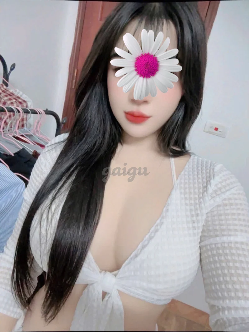 NEW BÉ VY NON XINH VÚ TO LỒN MÚP