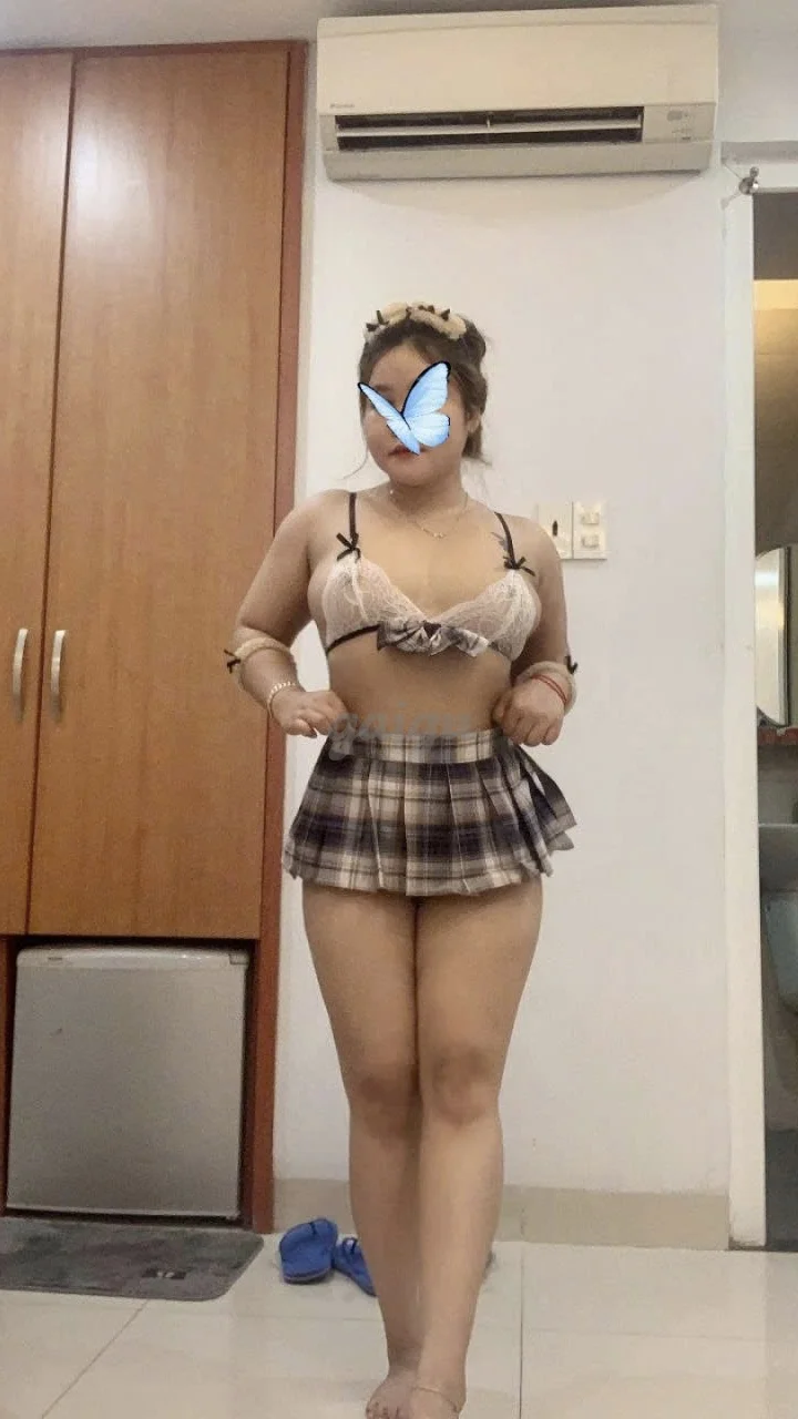 HÀ LINH XINH NGON MỘNG NƯỚC MÚP RỤP NHIỀU NƯỚC LOL