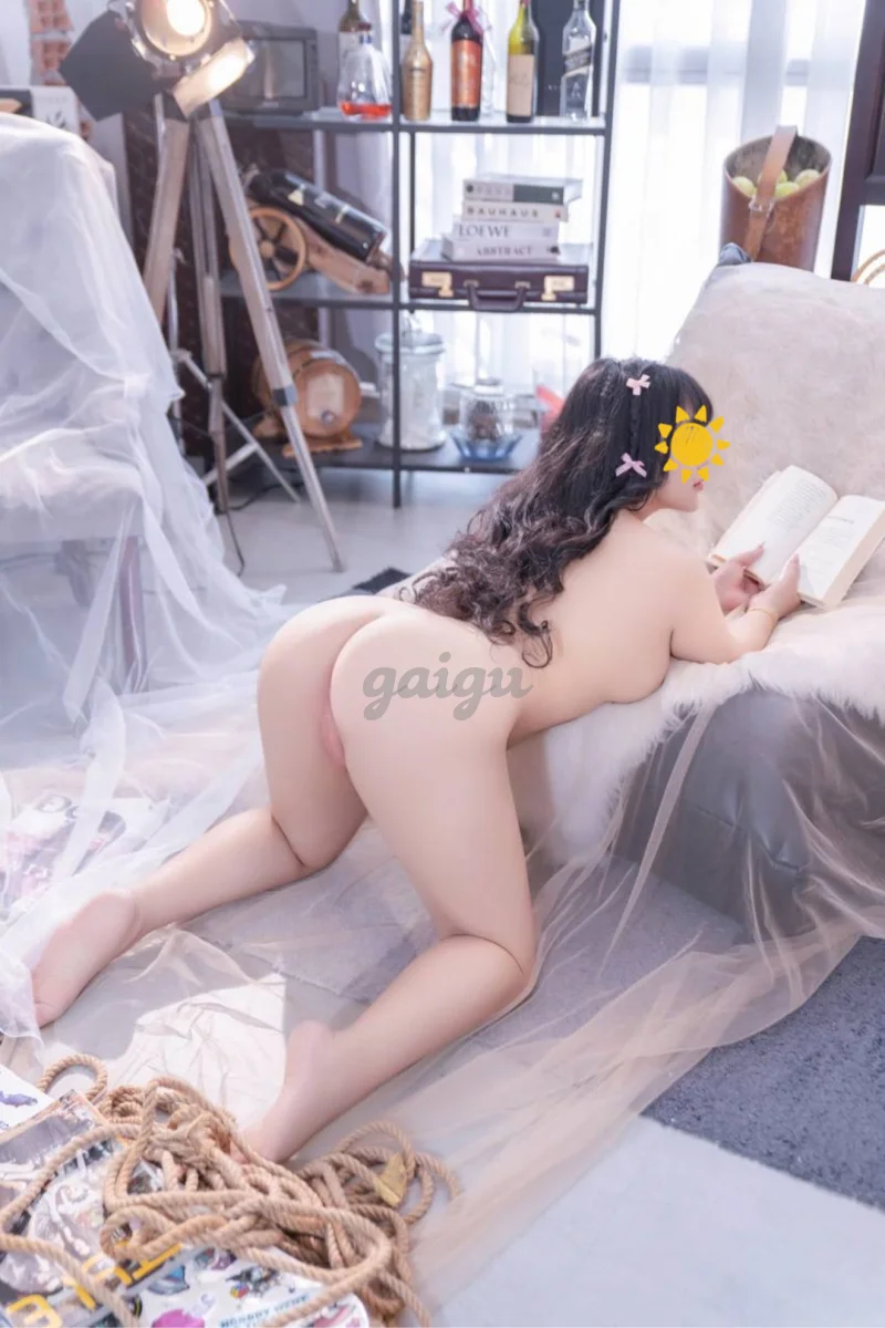 YẾN NHI XINH XẮN VÚ TO KẸP XÚC XÍCH SEXY DÂM CHIỀU KHÁCH HÀNG