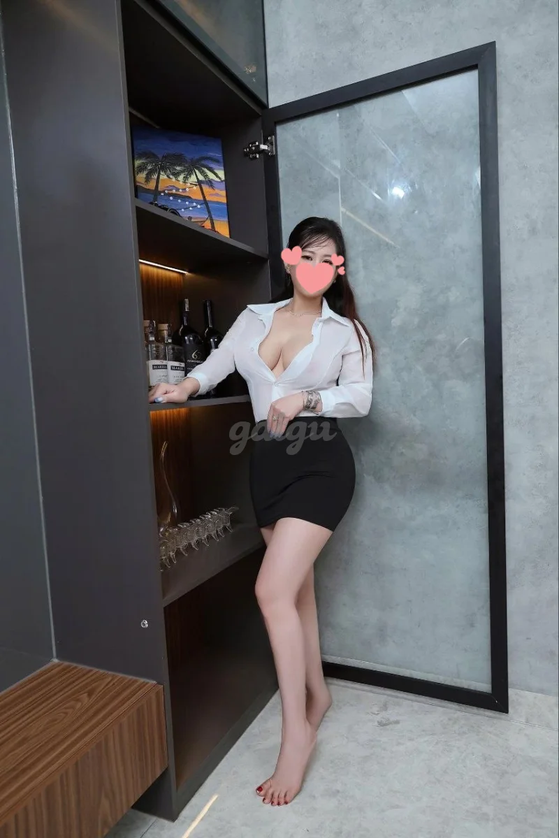 THUỲ TRANG MIỀN TÂY
