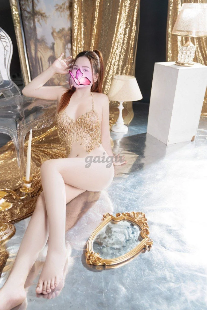 JuLy_ Gái xinh với body cực nóng