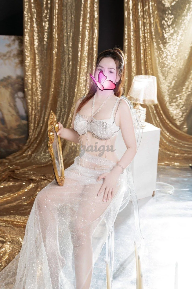 JuLy_ Gái xinh với body cực nóng