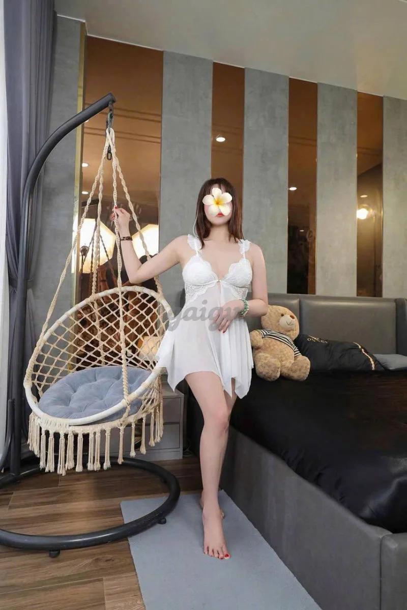 MỘC LAN - DÂM NỮ SEXY - MẶT XINH MÔI THẮM - LÀM TÌNH NÓNG BỎNG