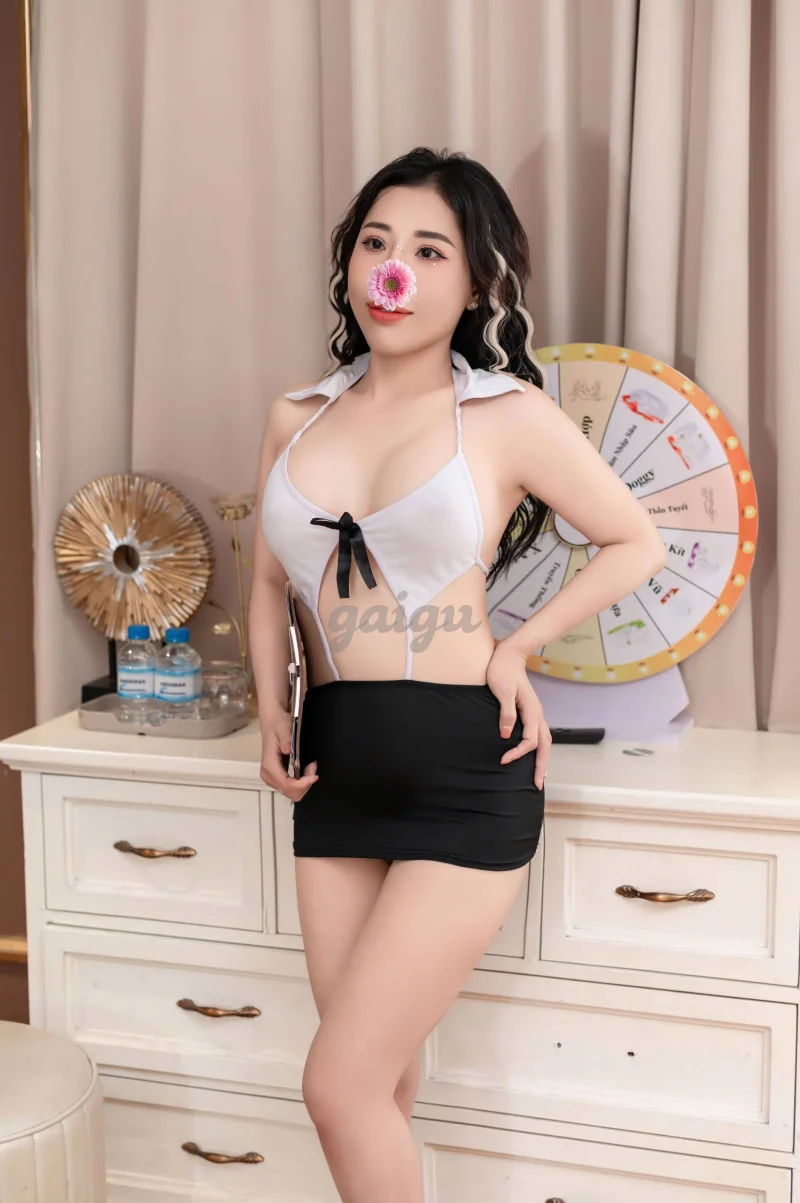THẢO TÂY ❤️ DÂM NỮ BODY SEXY - EM HÀNG SIÊU DÂM - CHIỀU KHÁCH TỚI BẾN