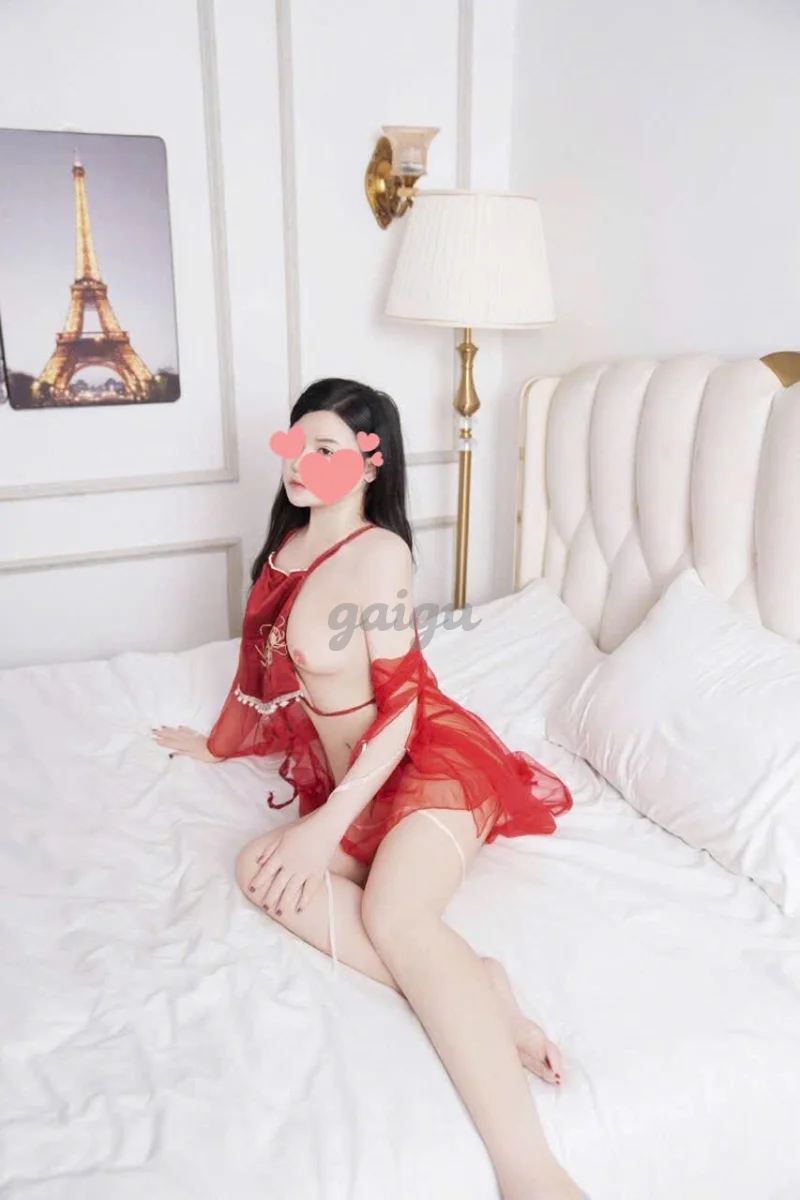 DIỄM NGỌC - TÌNH CẢM VỚI KHÁCH NHƯ NGƯỜI YÊU