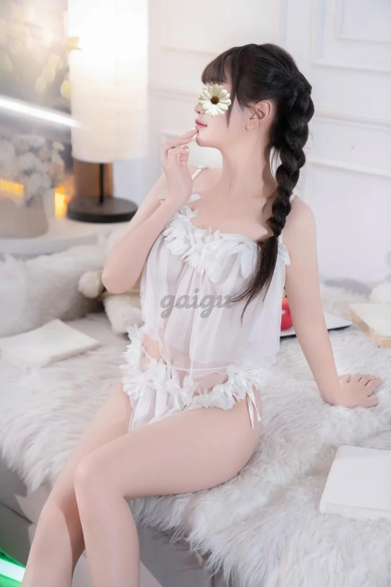 NHÃ UYÊN- 2K4 CÔ BÉ LOLI CỰC XINH XẮN VÀ NON TƠ