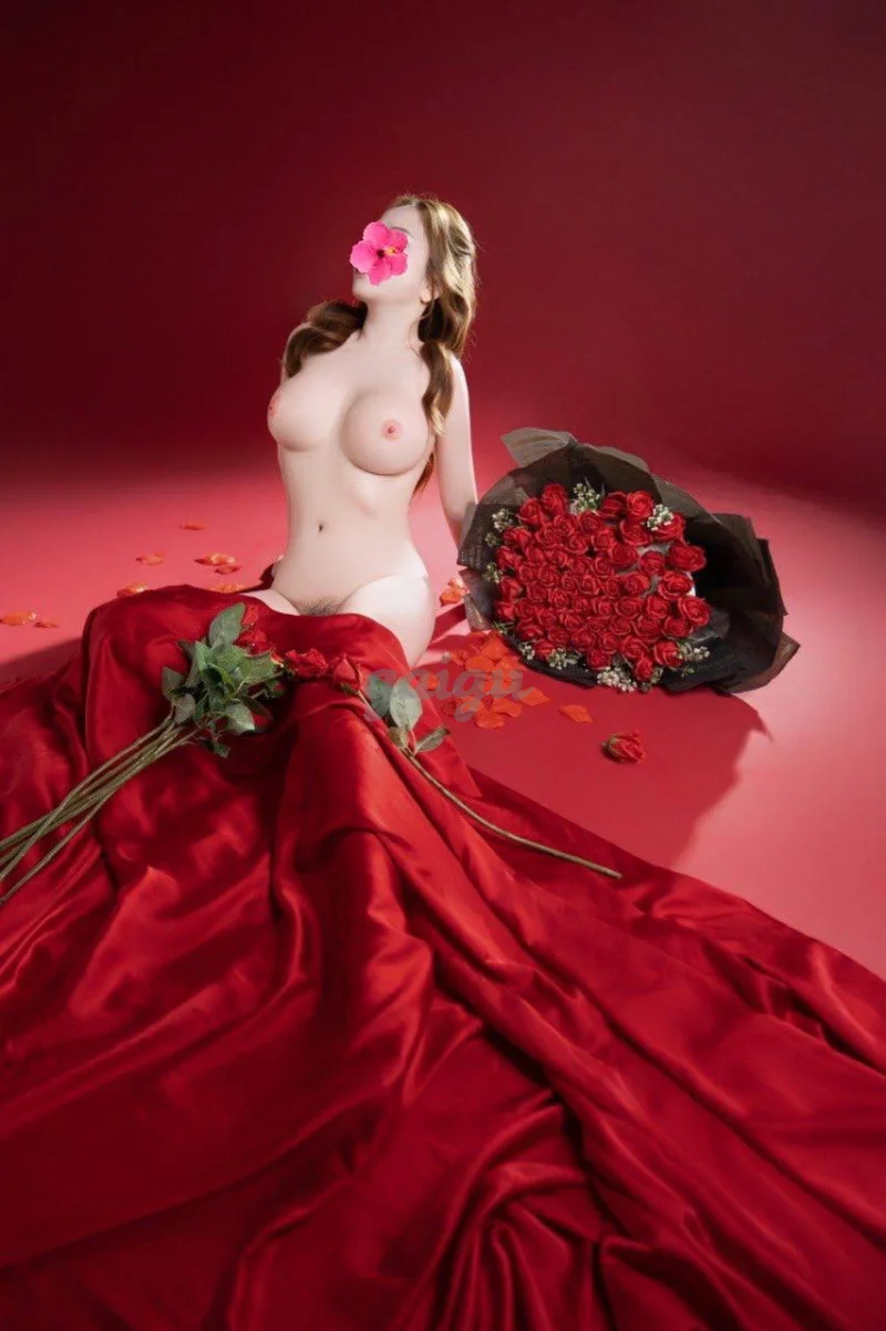 KIM OANH NGỰC TO - BODY MƯỢT - SEXY GỢI TÌNH - QUYẾN RŨ ĐẮM SAY