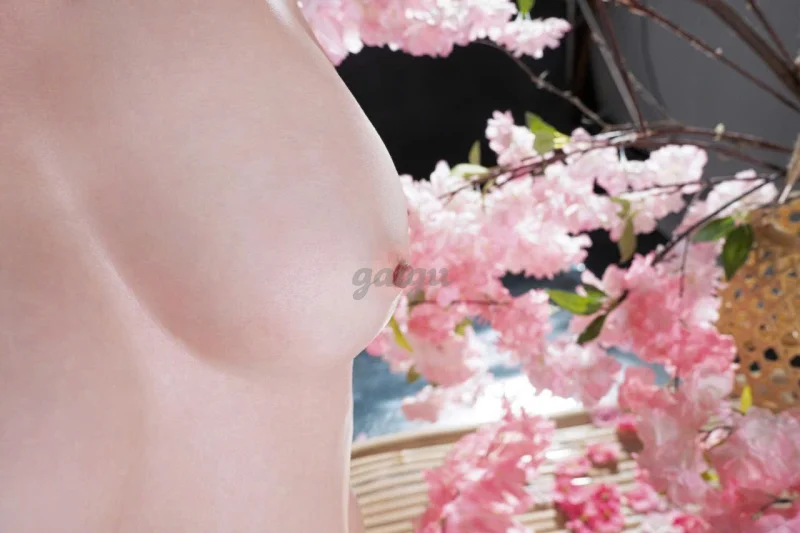 NHƯ NGỌC - EM GÁI XINH SANG MỚI ĐI LÀM, TÌNH CẢM NHƯ NGƯỜI YÊU,