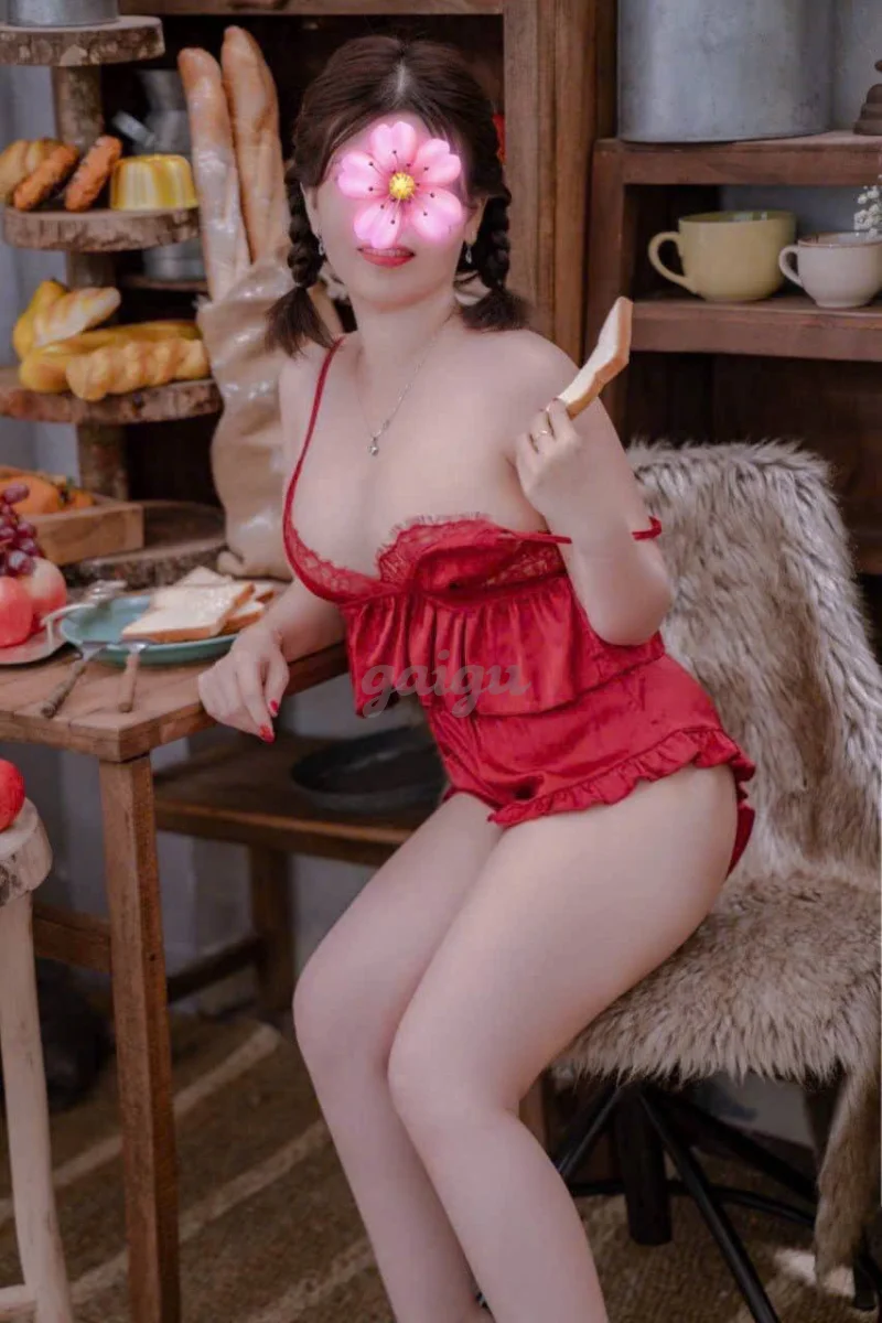 KIM OANH GÁI MIỀN TÂY SEXY DÂM THẦN CHIỀU KHÁCH TỚI BẾN NGON KHÓ CƯỠNG