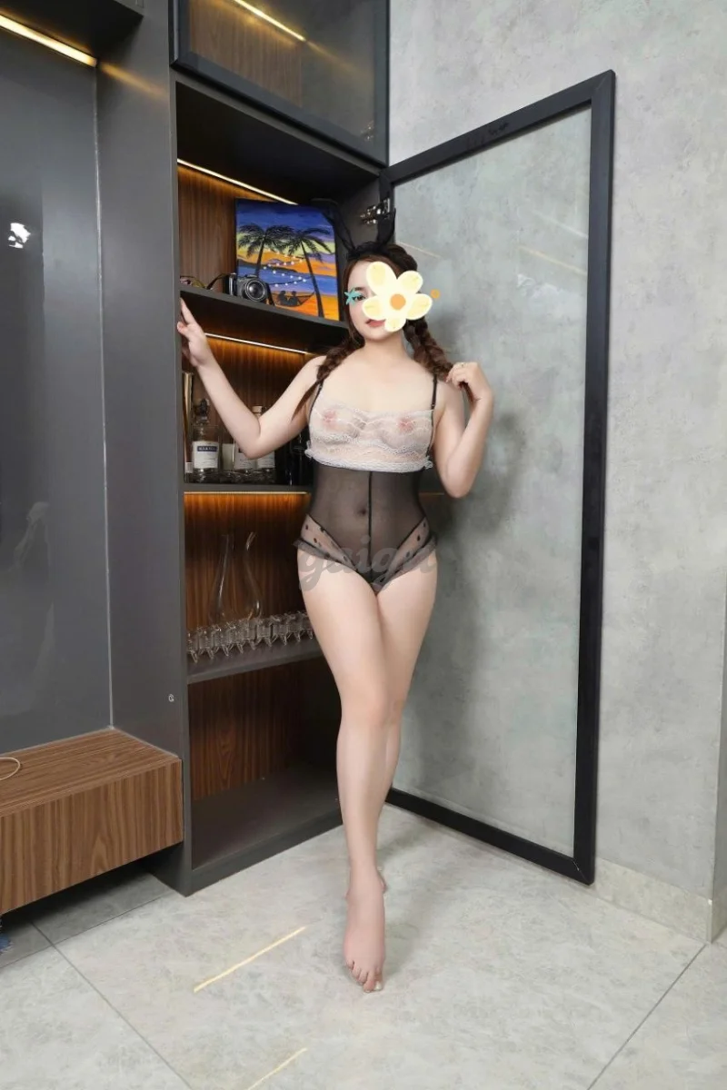 QUỲNH MY - XINH GÁI, DỄ THƯƠNG DỊU DÀNG, VUI VẺ LÀM TÌNH MAX PHÊ