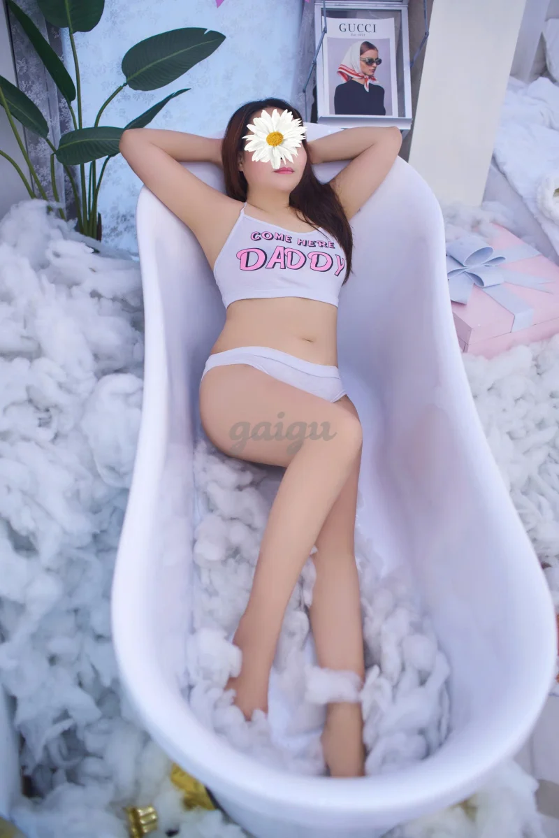 THÙY PHƯƠNG - DÁNG NUỘT QUYẾN RŨ - VÚ TO BÍM CỰC KHÍT - NGOAN HIỀN CHIỀU KHÁCH - BÚ MÚT ĐÁ CÀ ĐỈNH