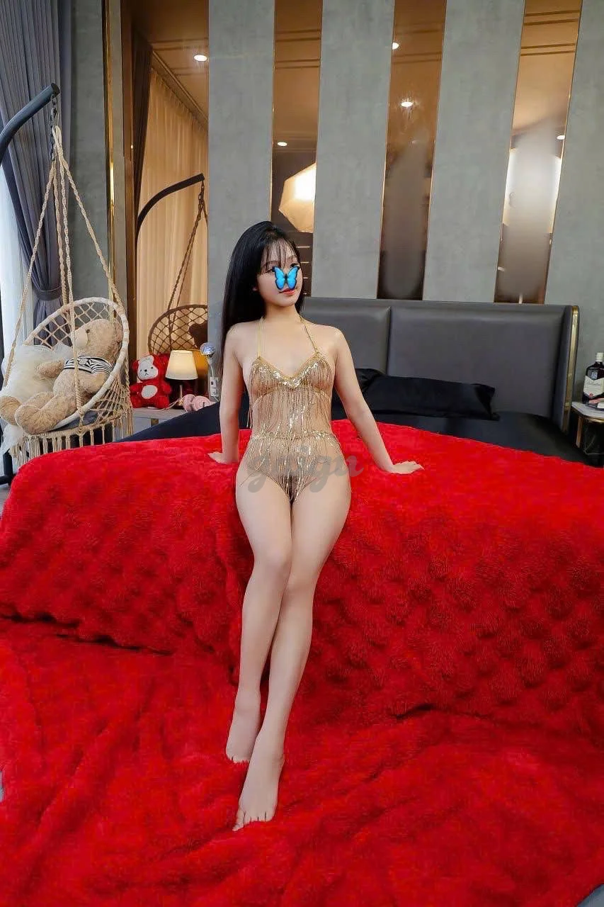 Diệu Linh - Gái Non Tơ Thủy Dâm Lênh Láng, Vú Bím Mọng Nước