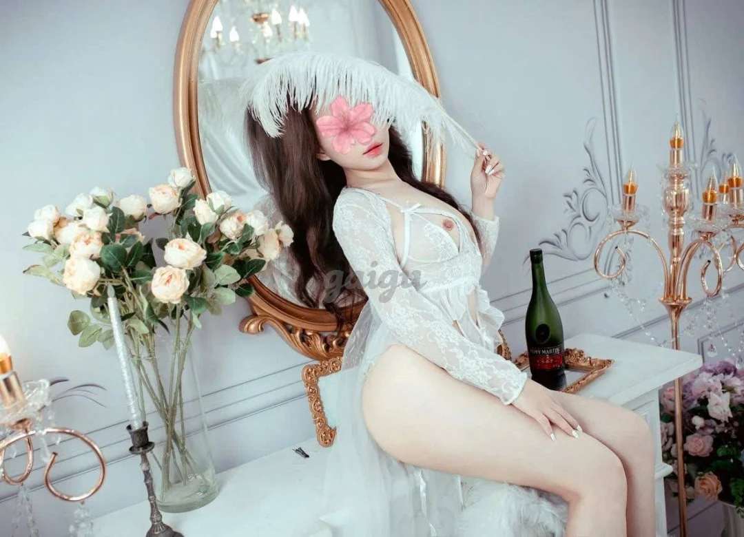 Nami - Em gái Loli Mông To Yêu Khách Hàng