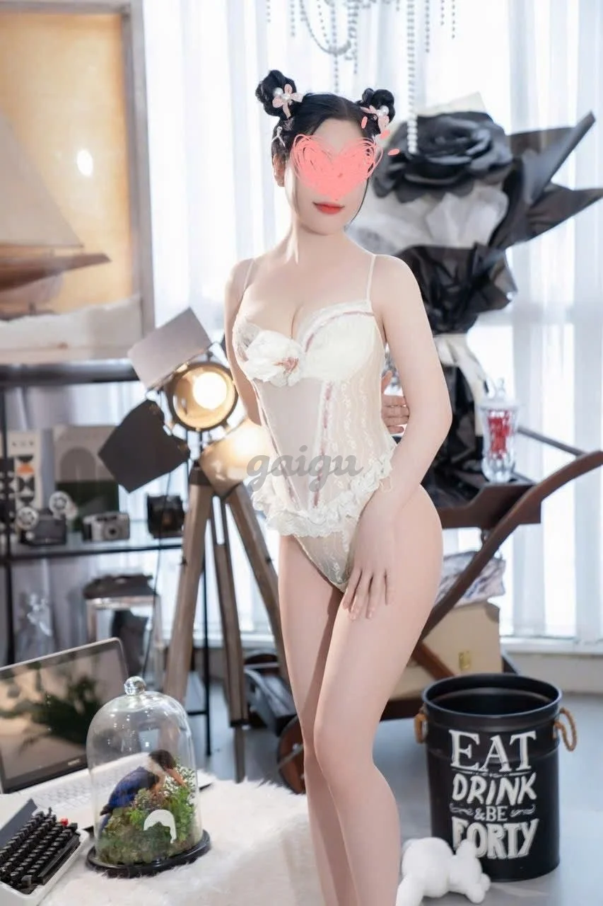 Hot❤️HÀ MY❤️EM GÁI MIỀN TÂY-VÚ HỒNG BÍM KHÍT BAO NGON