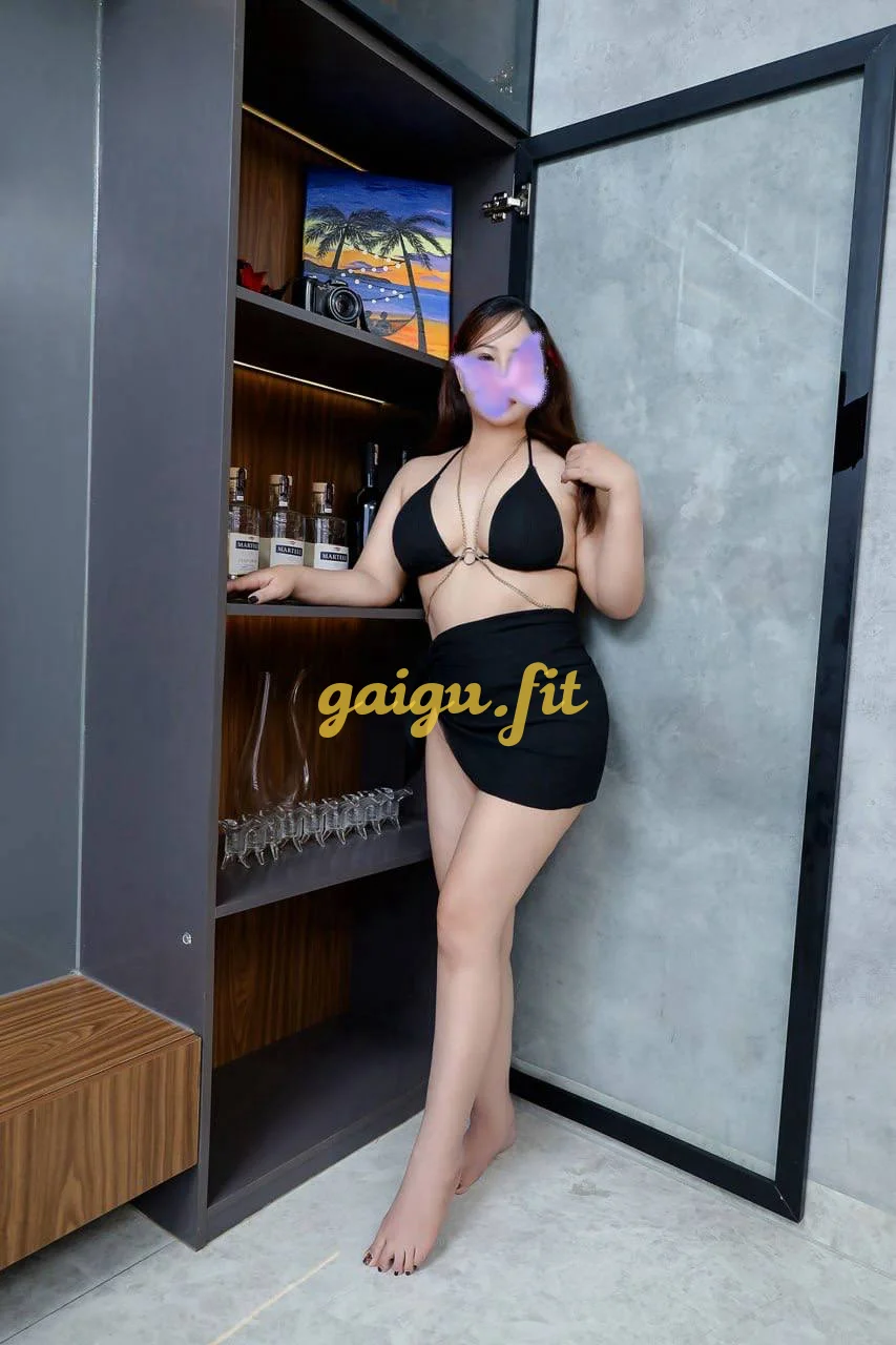 Thúy Diễm - Xinh, Duyên Quyến Rũ, Hàng Tình Cảm Giá Hạt Dẻ Cho Anh Em Xã Lũ