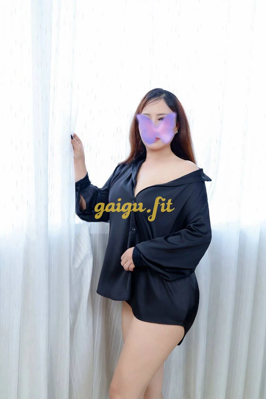 Thúy Diễm - Xinh, Duyên Quyến Rũ, Hàng Tình Cảm Giá Hạt Dẻ Cho Anh Em Xã Lũ