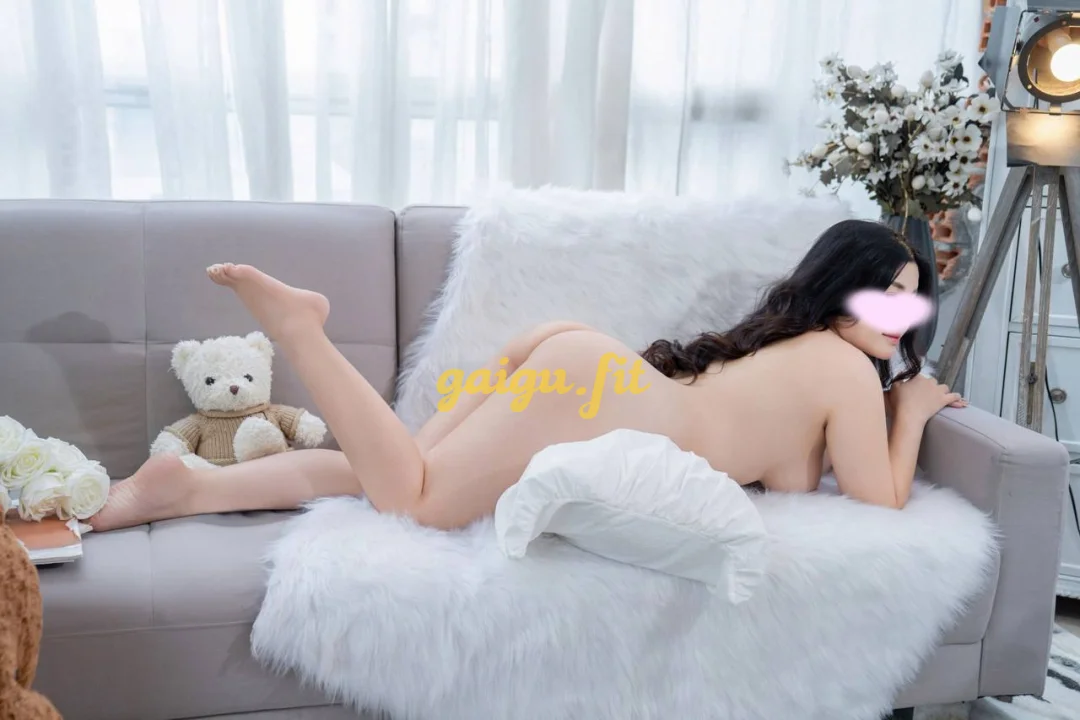 LILY CÔ EM SĂN CHẮC TÌNH CẢM NHẸ NHÀN