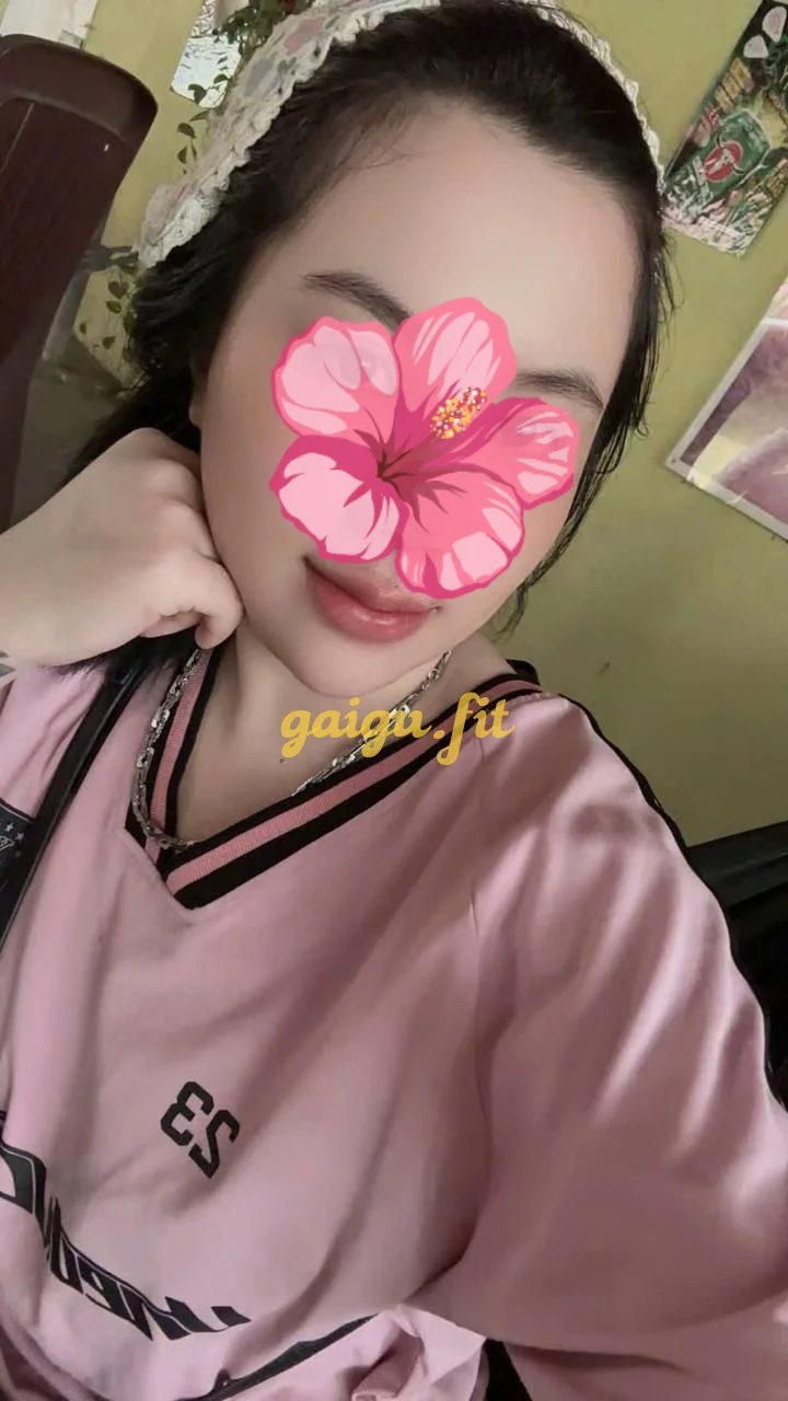 Thuỳ Linh em gái thích chiều chuộng