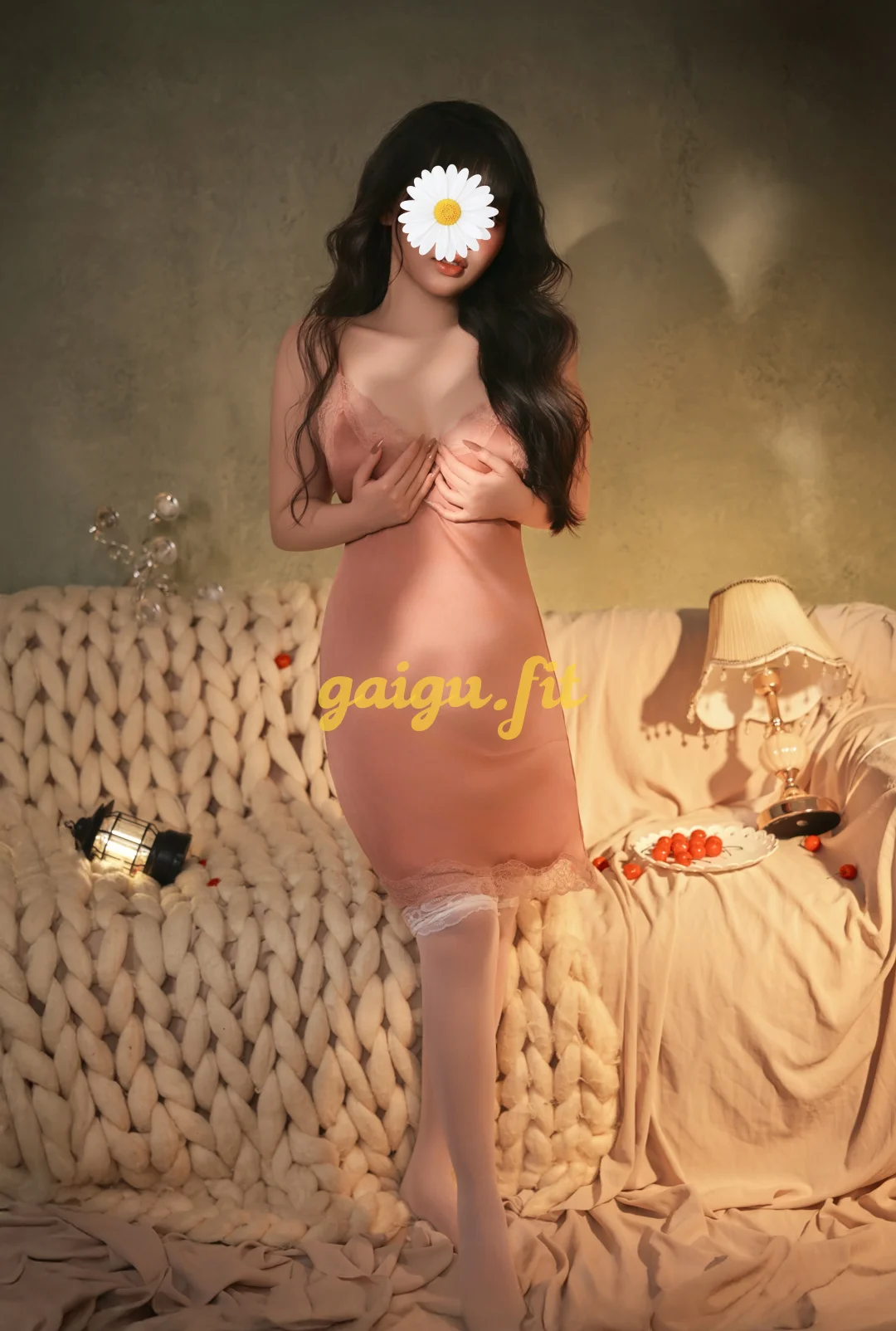 THẢO NHI - TUYỆT PHẨM, XINH VÀ CHIỀU KHÁCH TỚI BẾN