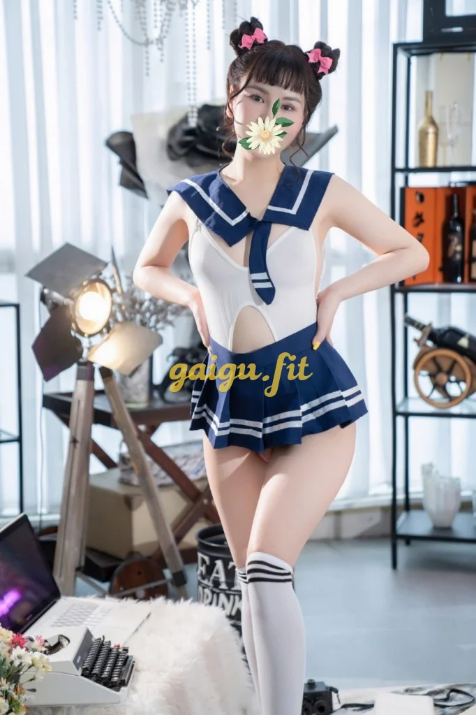 QUỲNH ANH EM NHÂN VIÊN SPA MÌNH DÂY XINH XẮN GỢI DỤC LẦN ĐẦU ĐI LÀM