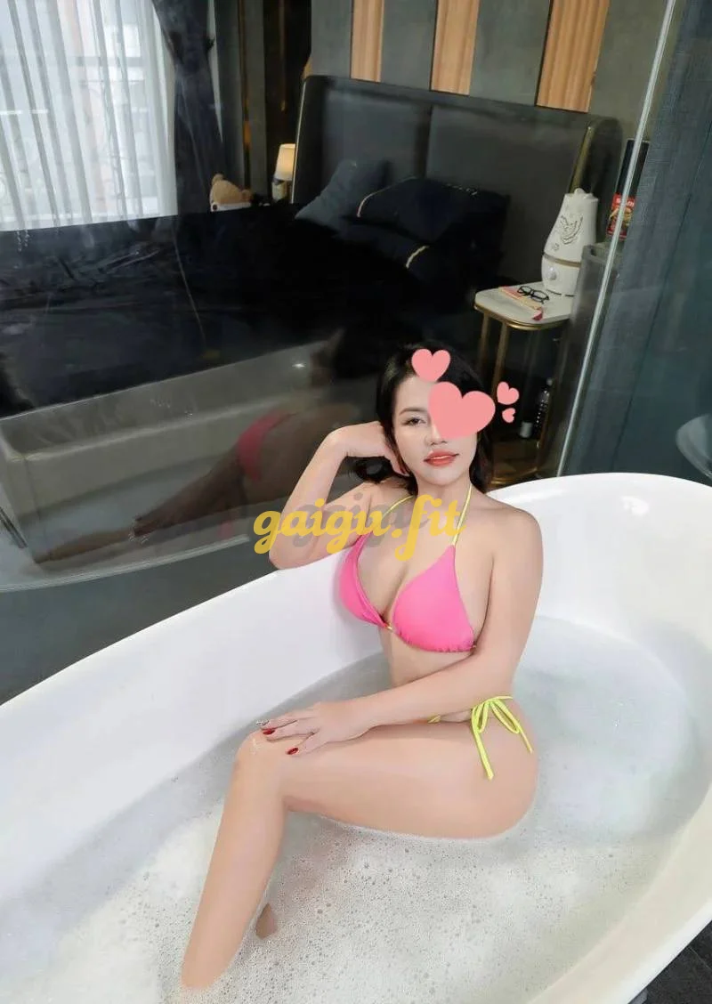 Ngọc Hân -vú to mặt xinh lồn đẹp